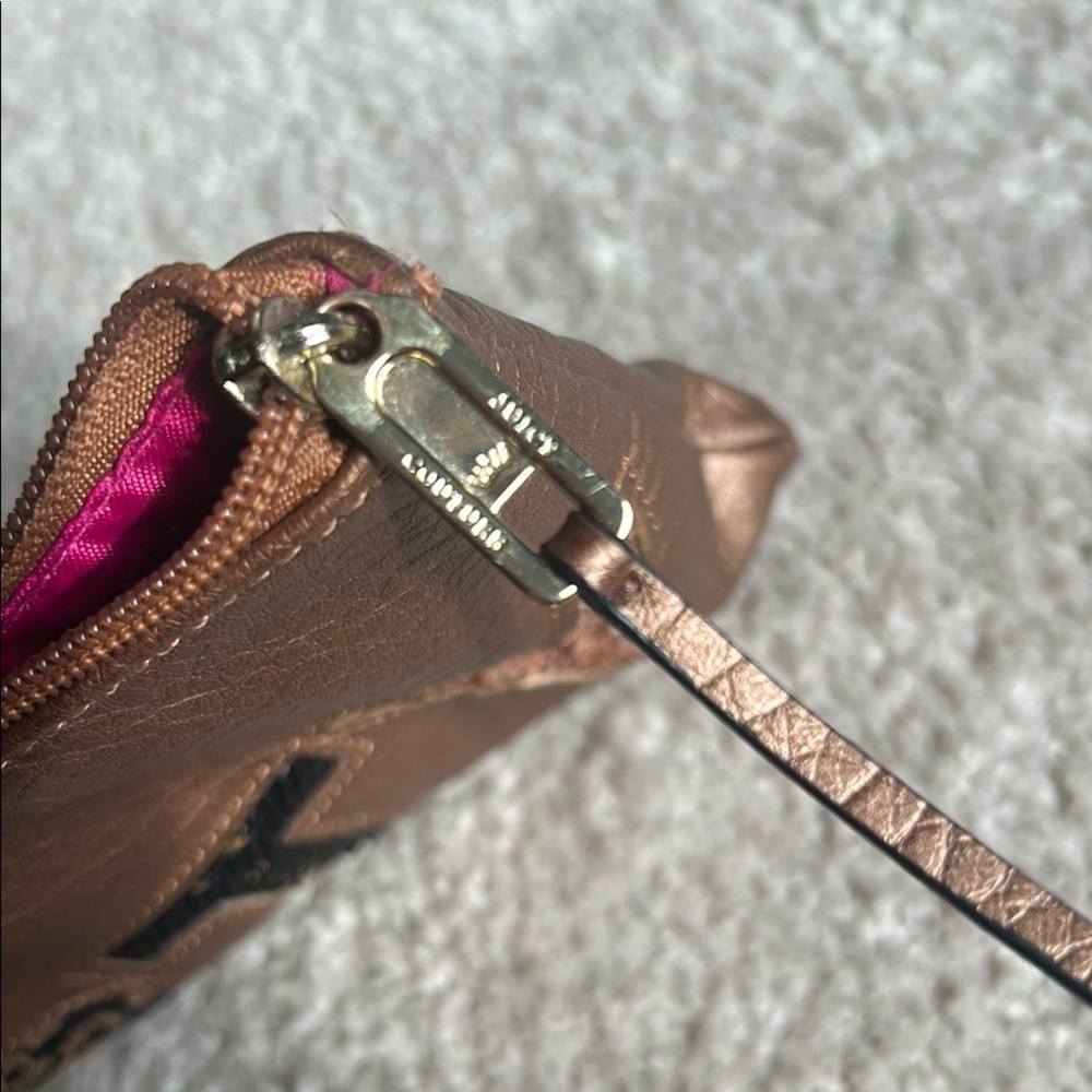 Juicy Couture party wristlet - Picture 5 of 11